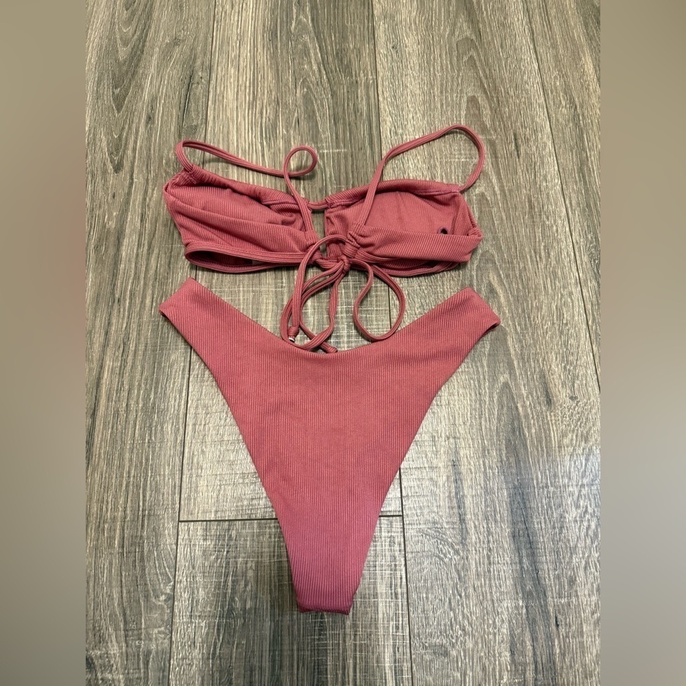 Zaful Women’s Dark Red Key Hole Bandeau Bikini Size S Cheeky Bottoms - Picture 6 of 6